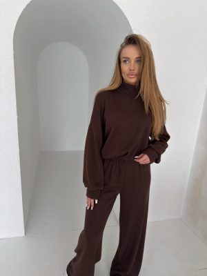 Agatha costume with wool